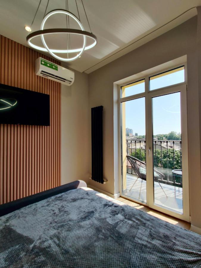 Wood Apartment Odesa Exterior photo